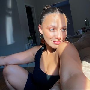 Meet your Posher, Tia